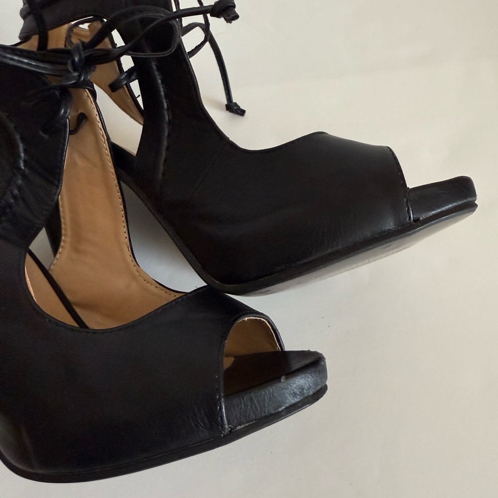 Adriana New York Black Heels - Picture 8 of 12